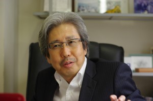 及川俊明氏