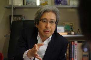 及川俊明氏